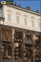 Portale-Pomodoro-Palazzo-Reale-Bronzo-Torino