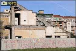 pochi resti delle tribune originarie rimangono oggi ancora in piedi
