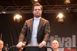 Juraj-Valcuha festival Beethoven: applausi per il direttore Valcuha al termine della Nona di Beethoven