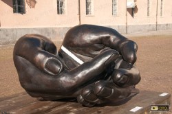doppio-sogno Scultura in piazzetta reale a Torino