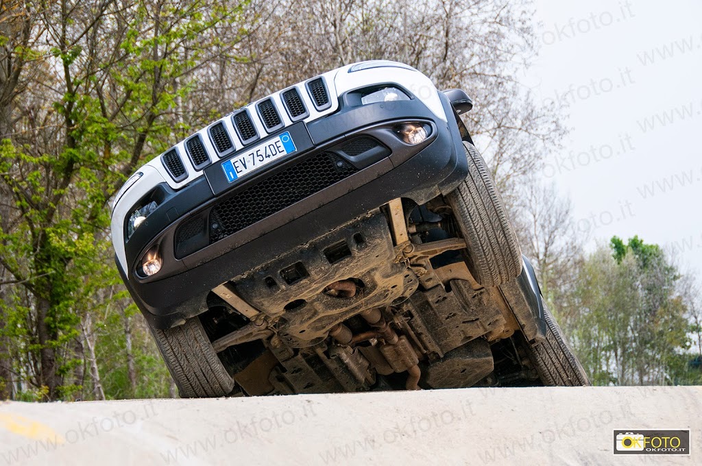 jeep-cherokee-2014 balocco proving ground: il test del nuovo suv cherokee