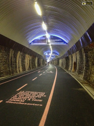 un tweet decora il percorso della pista ciclabile di Ospedaletti