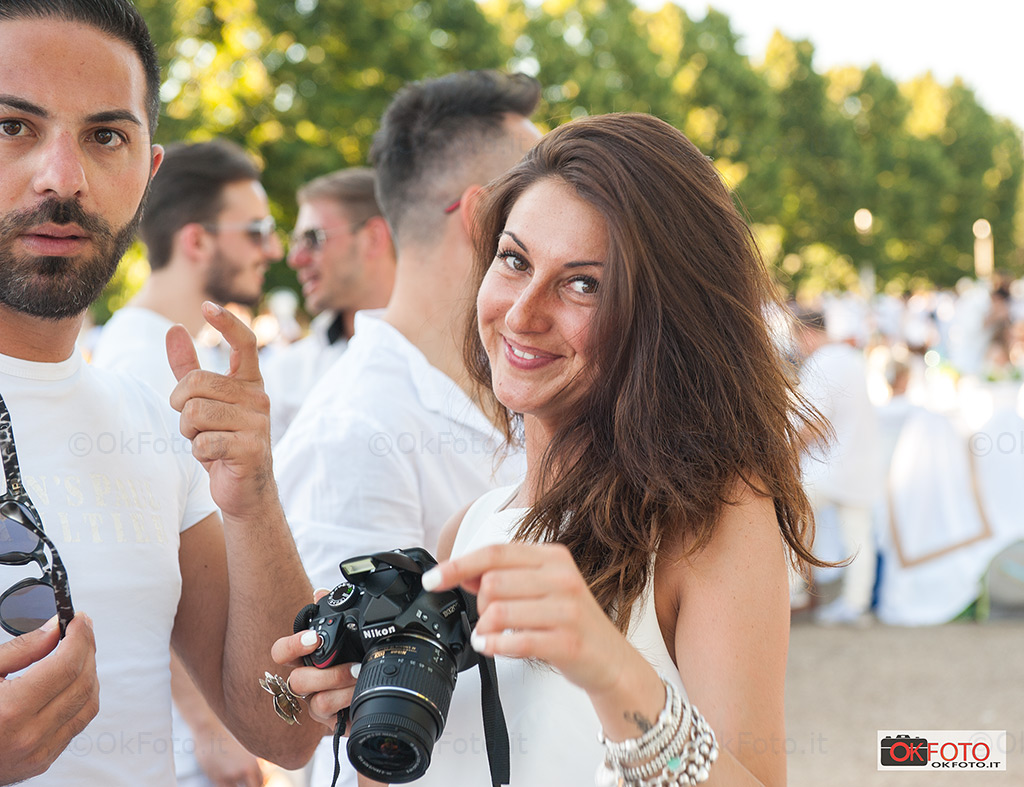 tanti fotografi accreditati alla cena in bianco Torino 2017