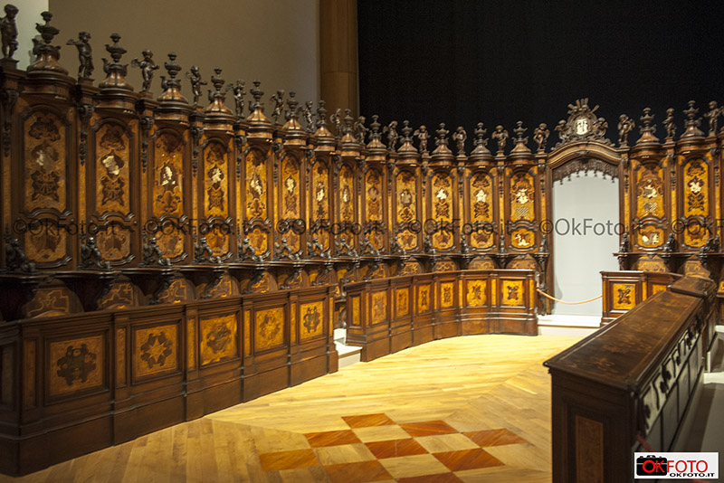 Coro monastico di Luigi Prinotto esposto alla Reggia di Venaria